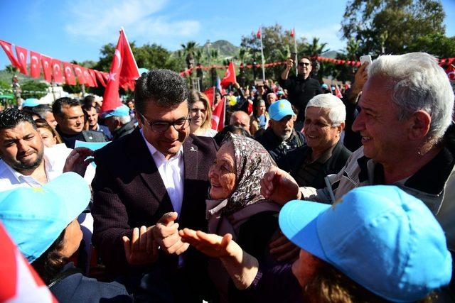 Bodrum adayı Mehmet Tosun, son mitinginde binlerce kişiye seslendi