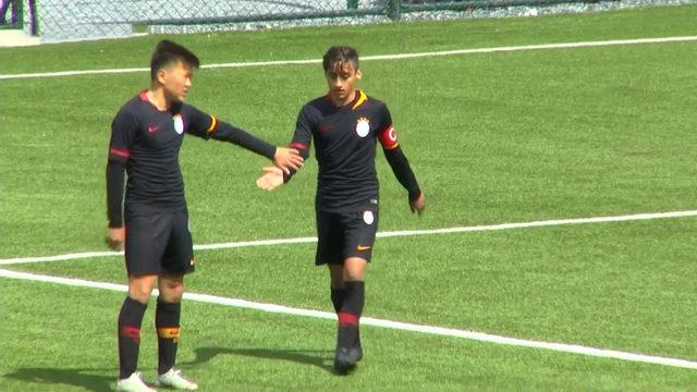 Galatasaray U14 Takımı'ndan Emirhan Kayar'dan örnek hareket