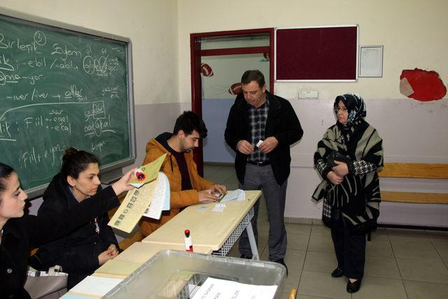 Gaziantep'te oy kullanma işlemi saat 07.00'de başladı