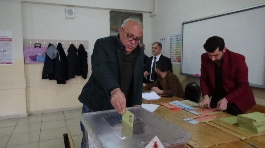 Muş’ta oy verme işlemi başladı