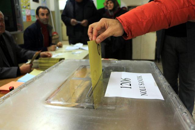 Tokat'ta oy kullanma işlemi başladı