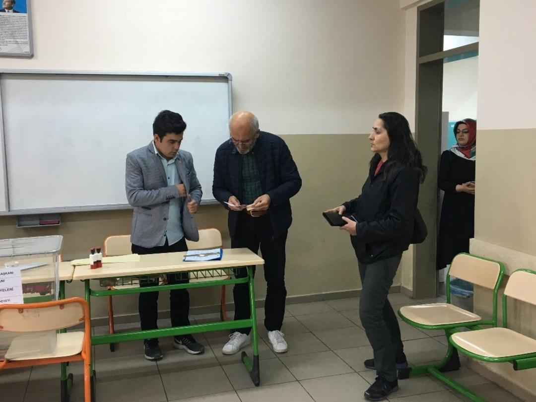 Eskişehir&rsquo;de oy verme işlemi başladı