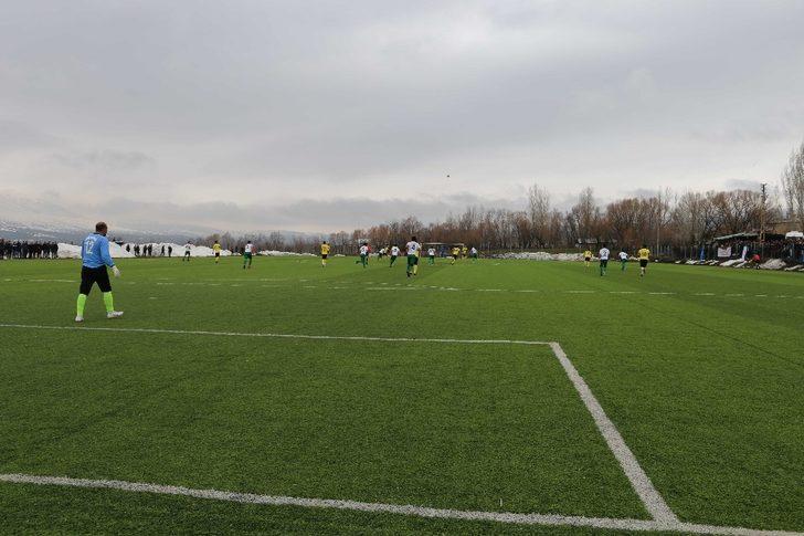 Varto Spor-Muş Spor maçında kavga çıktı G2