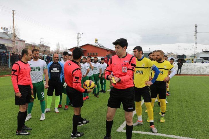 Varto Spor-Muş Spor maçında kavga çıktı G3