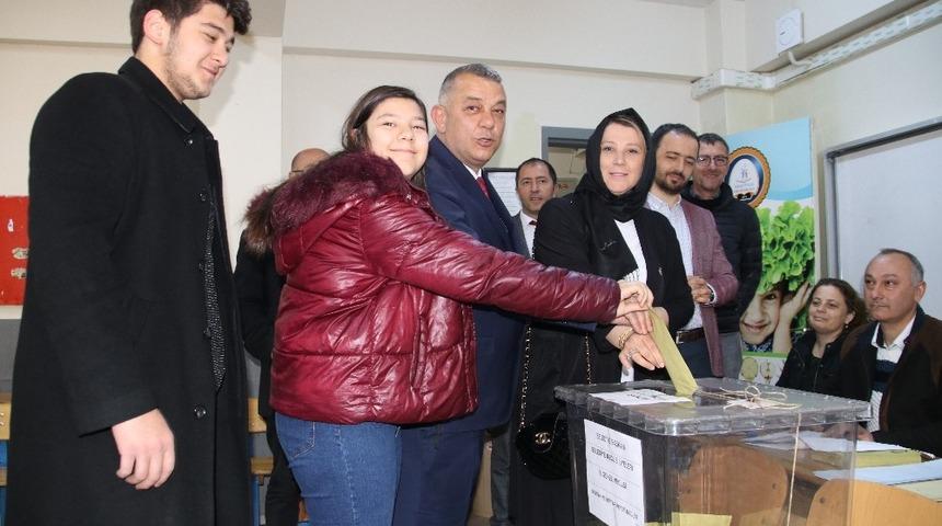 MHP Başkan adayı Erdoğan Bıyık oyunu kullandı