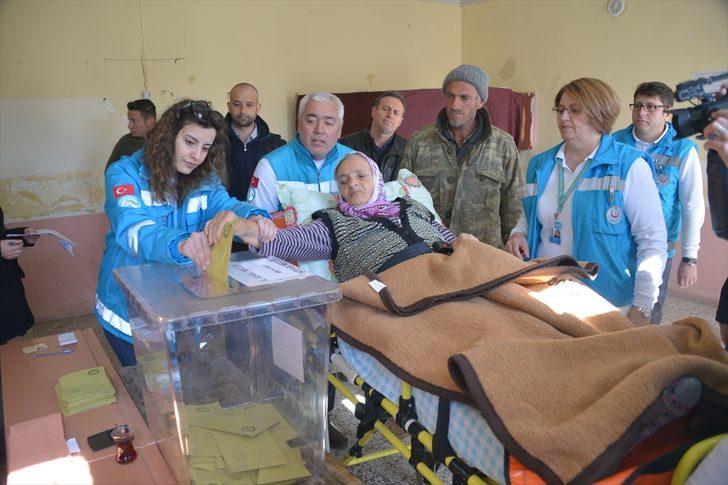 Oyunu sedye üzerinde kullandı  G4