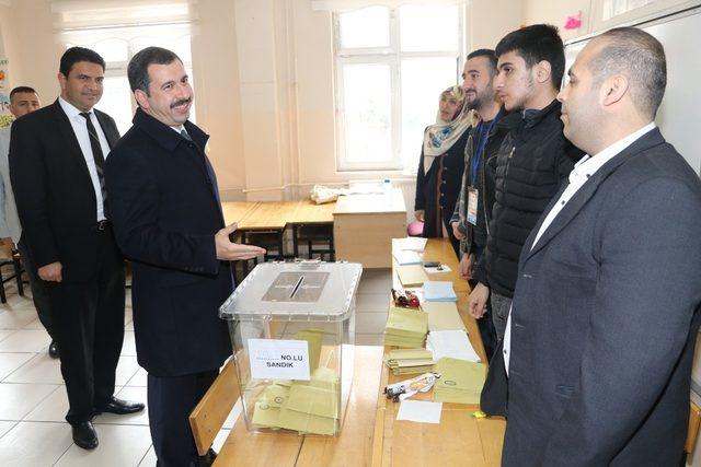 Karaköprü Belediye Başkanı Metin Baydilli oyunu kullandı