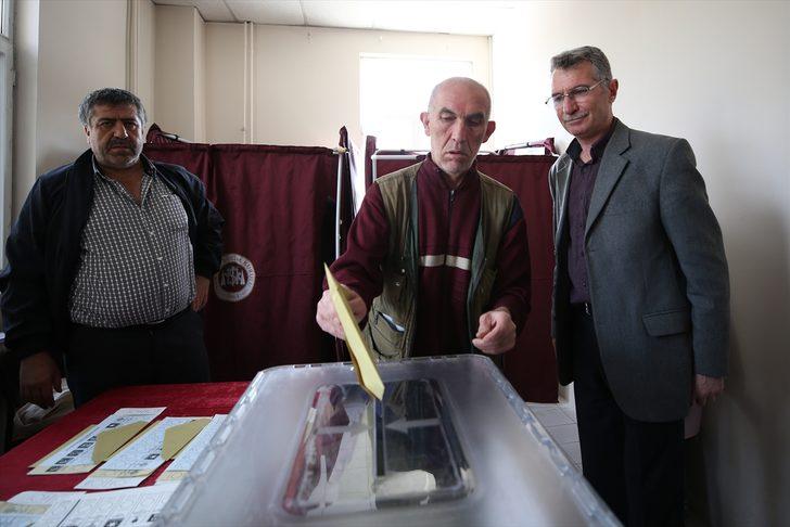 Huzurevi sakinleri de oylarını kullandı  G3