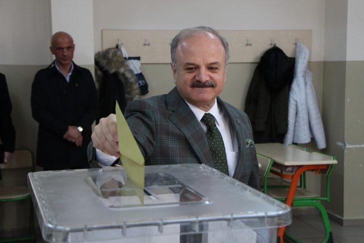 Vali Çakacak oyunu eşi Kevser Çakacak ile birlikte kullandı G2