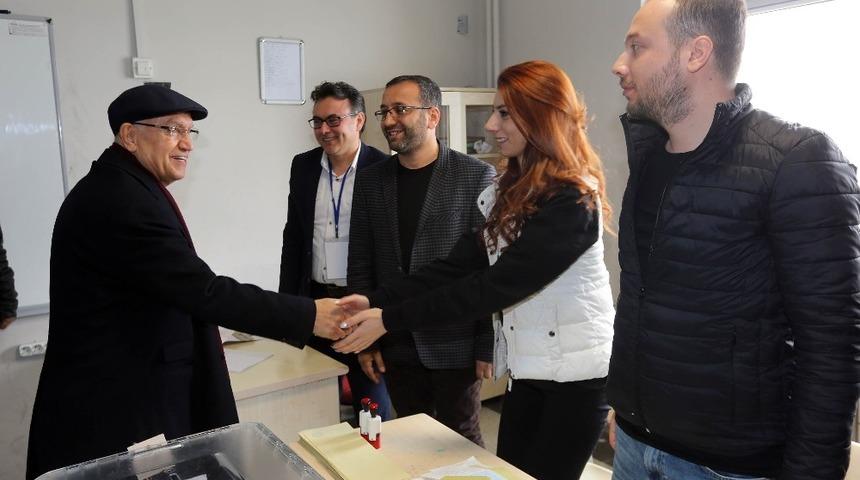 Yaşar, oyunu kullandı