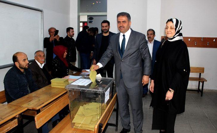 Adıyaman’da siyasiler oylarını kullandı G5