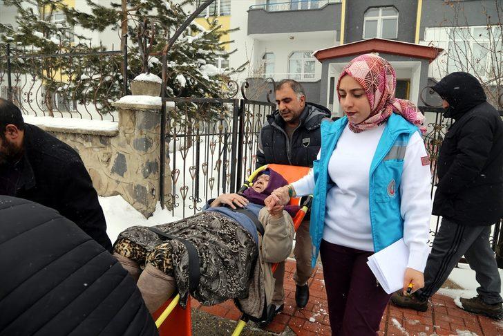 90 yaşında sandığa gitti  G4