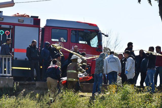 Çaydaki cesedi, oy kullanmaya giden vatandaşlar fark etti