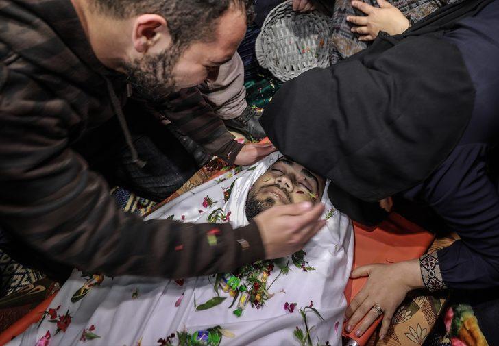 Gazze 17 yaşındaki şehidini uğurladı  G3