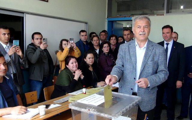 Muğla’da adaylar oylarını kullandı