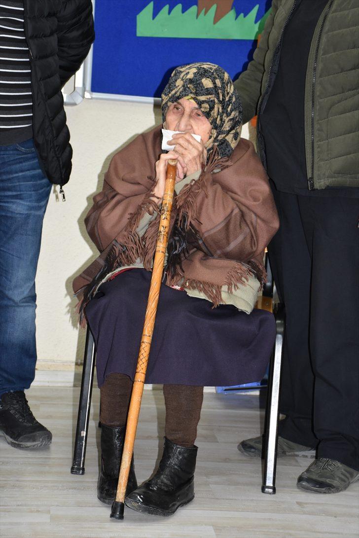 Sağlık görevlilerinin desteğiyle oy kullandılar  G2