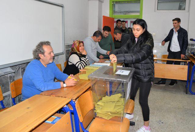 Mersinliler, sandık başına gitti