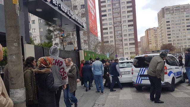 (Ek bilgi ve fotoğraflarla) - Kadıköy ve Esenyurt'ta muhtar adayları arasında kavga: 1 kişi bıçaklandı