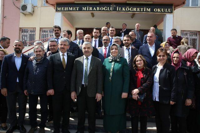 Başkan Çelik, oyunu seçimlerin hayırlı olması temennisiyle kullandı