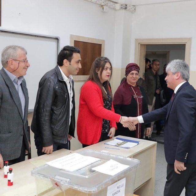 Hatay Valisi Doğan oyunu kullandı