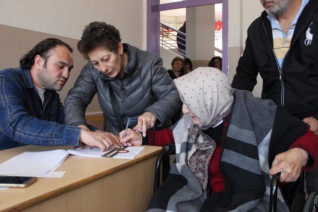 Oyunu kullandıktan sonra duygulanıp, ağladı