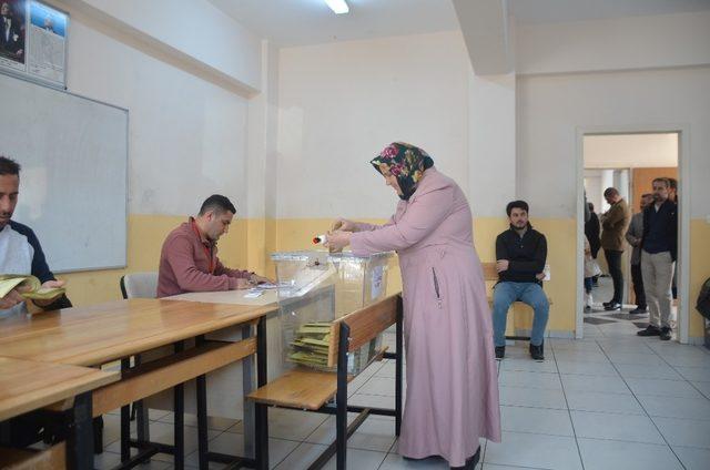 Bilecik’te sandıklarda yoğunluk yaşanıyor