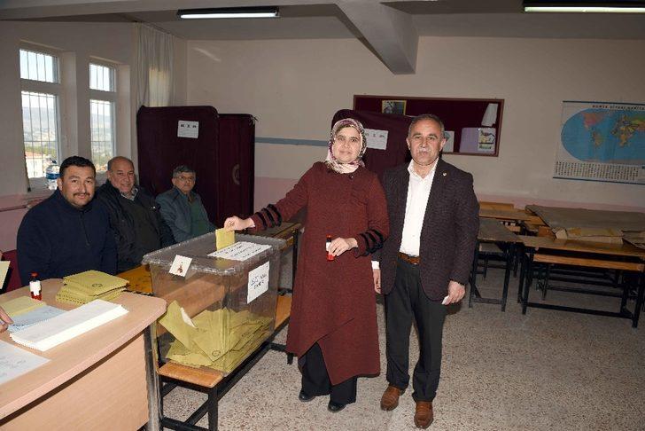 Başkanlar ve başkan adayları sandık başına gitti G3