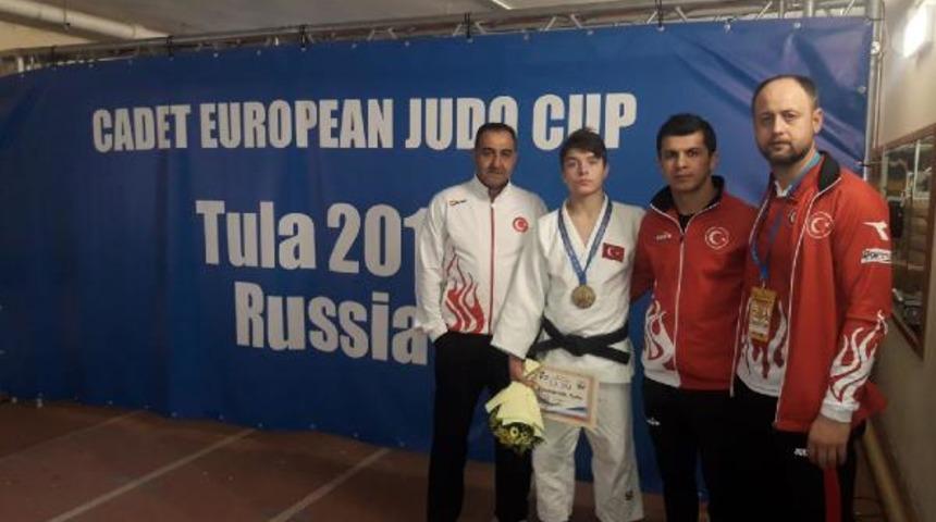 Milli Judocu Talha Büyükeser'den bronz madalya