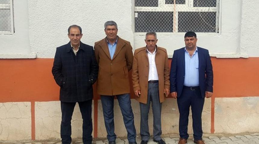 &Ouml;zalp&rsquo;ta muhtar adayların &ouml;rnek davranış