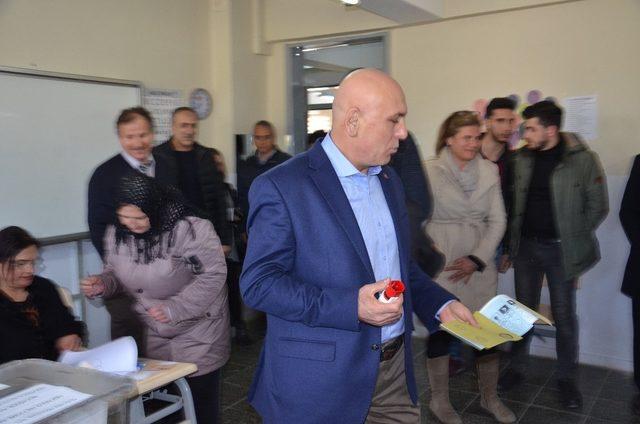 Millet İttifakı Balıkesir Büyükşehir Başkan adayı Ok oyunu kullandı