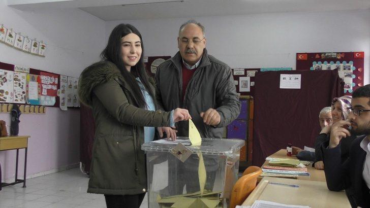 Ardahan’da seçime yoğun katılım G3