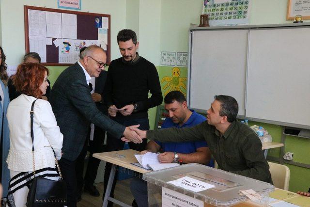 Başkan Ergün ailesiyle birlikte oyunu kullandı 2