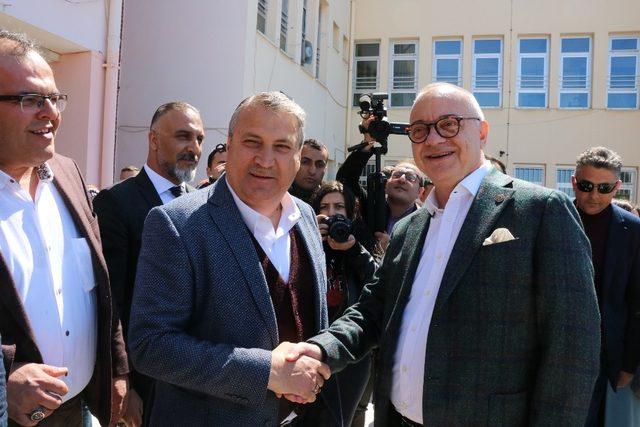 Başkan Ergün ailesiyle birlikte oyunu kullandı 3