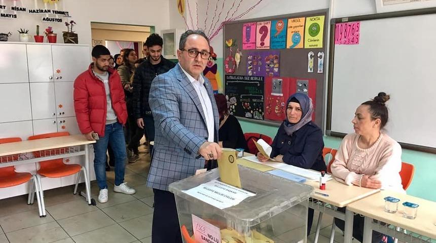 Eski milletvekili Demir, oyunu kullandı