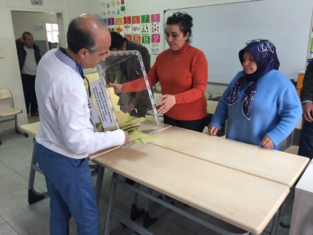 Mehmet Özhaseki'nin sandığından rakibi Yavaş çıktı