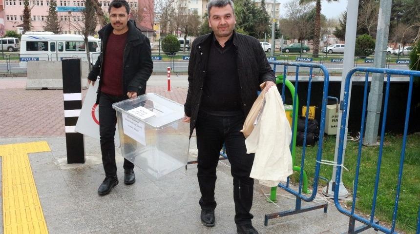 Oy torbaları Adıyaman Adliyesine gelmeye başladı