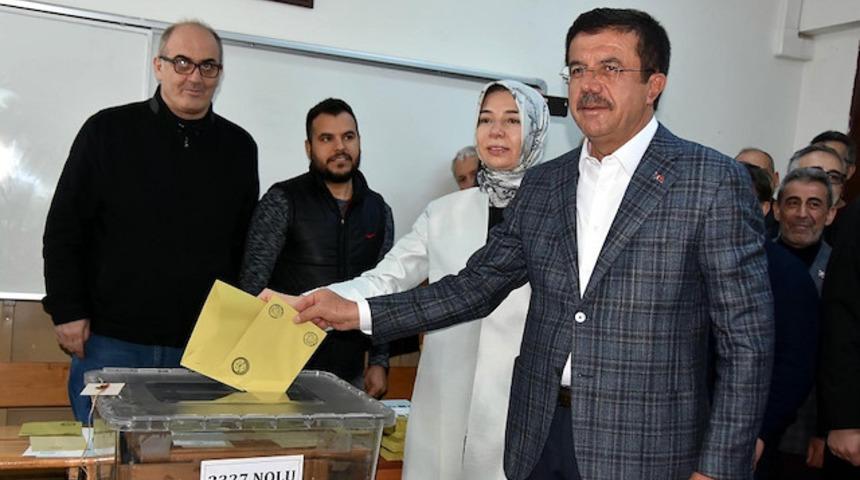 Ak Partili Nihat Zeybekci'nin sandığından bakın kim çıktı!