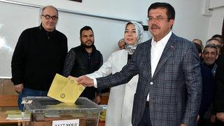 Ak Partili Nihat Zeybekci'nin sandığından bakın kim çıktı!