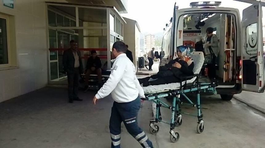 Kozan&rsquo;da trafik kazasında 5 kişi yaralandı