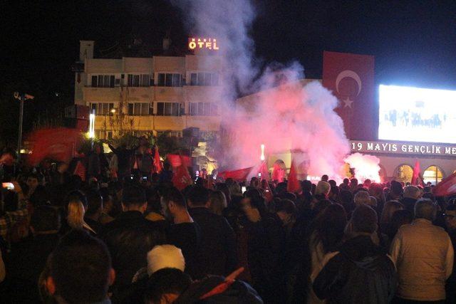 Marmaris’te seçim kutlaması