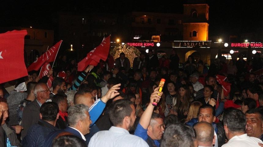 Marmaris&rsquo;te se&ccedil;im kutlaması