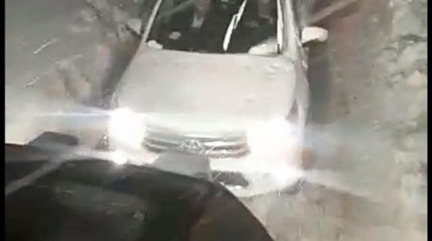 Fırtınada mahsur kalan vatandaşların imdadına özel idare ekipleri yetişti