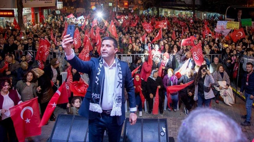 Kuşadası’nın yeni belediye başkanı Ömer Günel oldu