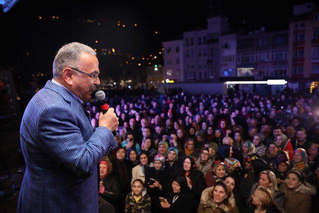 Ordu'da AK Parti'liler havai fişekli kutlama yaptı