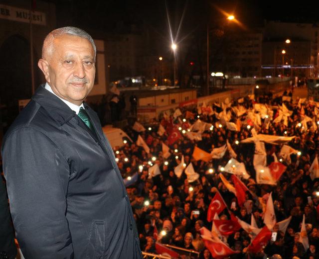 Afyonkarahisar'da AK Parti'li Mehmet Zeybek kazandı (2)