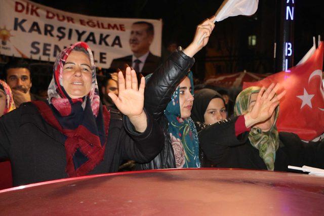 Adıyaman'da, AK Parti'lilerden kutlama