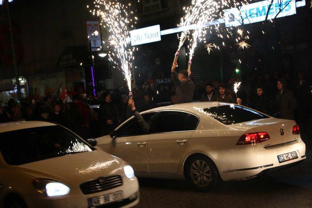 Adıyaman'da, AK Parti'lilerden kutlama