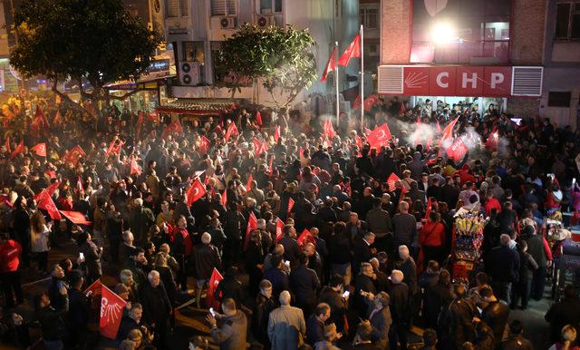 Antalya'da CHP'li Muhittin Böcek kazandı (2)