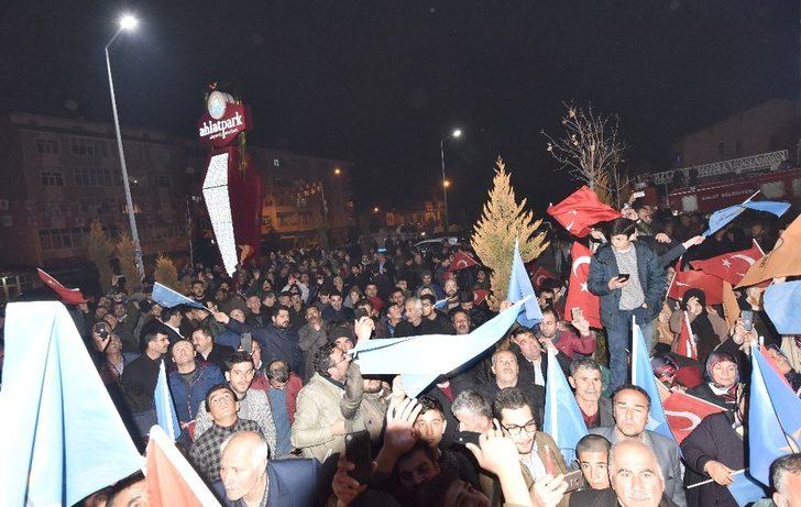 Ahlat’ta AK Parti ve MHP’den seçim kutlaması G2