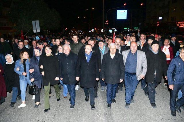 Lapseki’de Eyüp Yılmaz kazandı